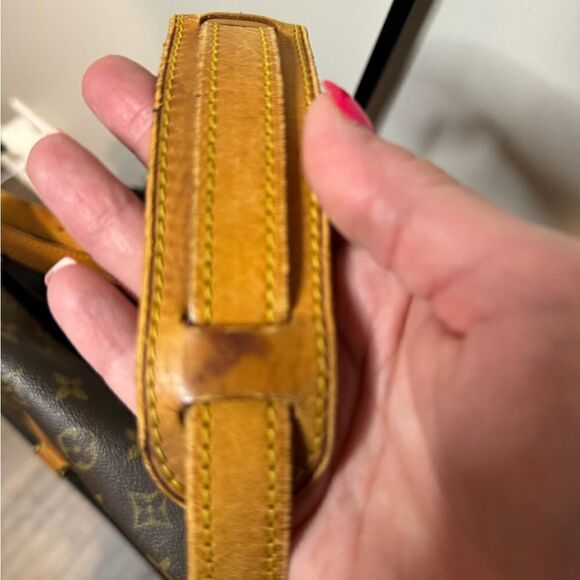Authentic Vintage Louis Vuitton St Cloud GM Crossbody Bag - Picture 9 of 16